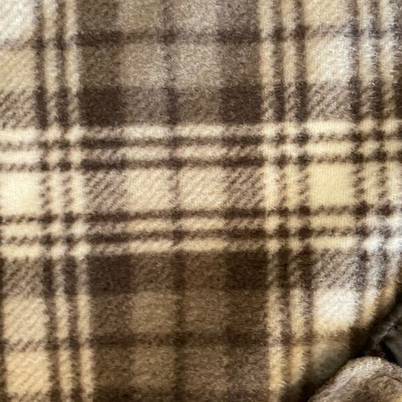 Wrangler Mens XL Fleece Taupe Plaid Button Up Shacket - Picture 3 of 5